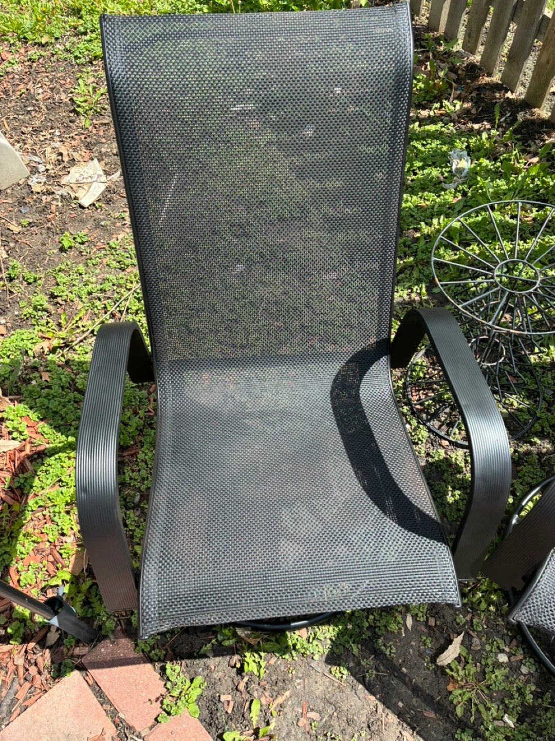 Black metal outdoor 360 swivel patio chairs - photo 2