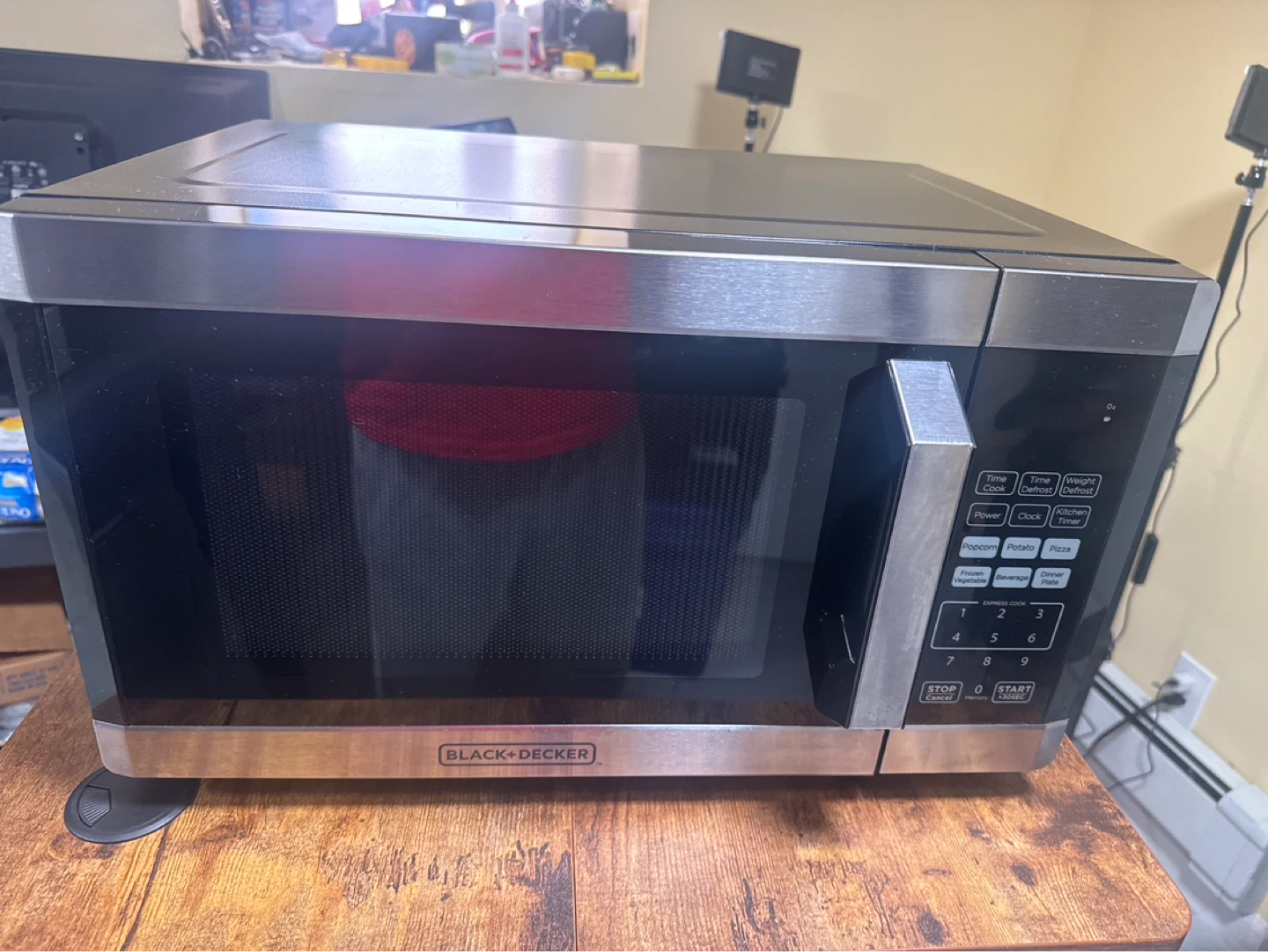 BLACK+DECKER Microwave Oven EM925AAK-P