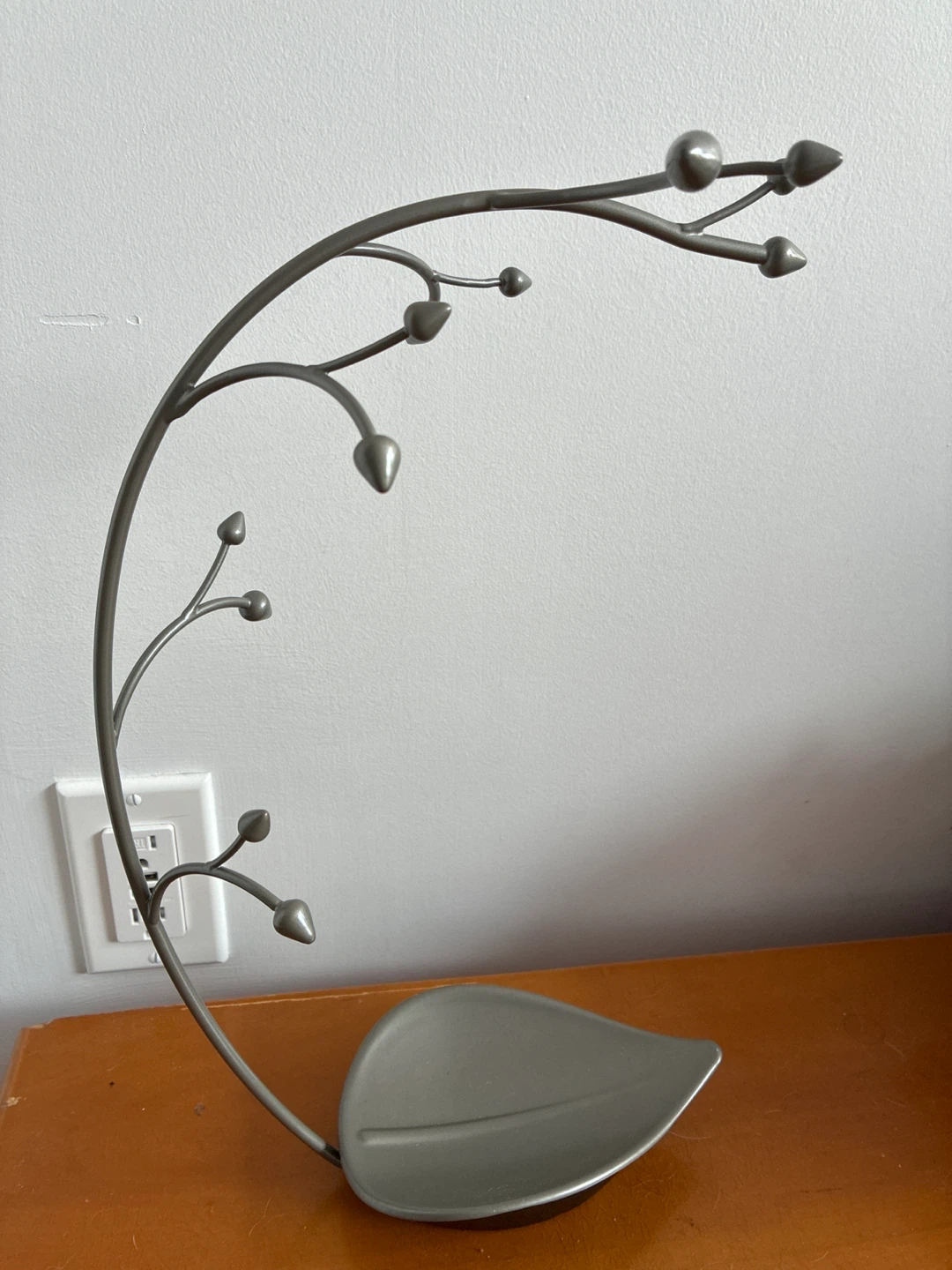Metal Orchid Bud Display Stand