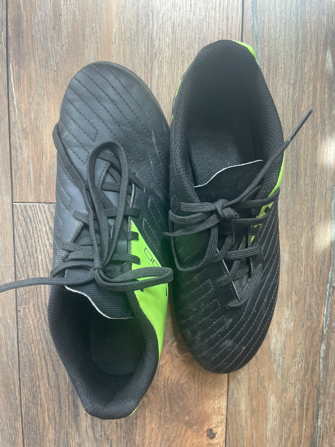 Decathlon Soccer Cleats - size 5