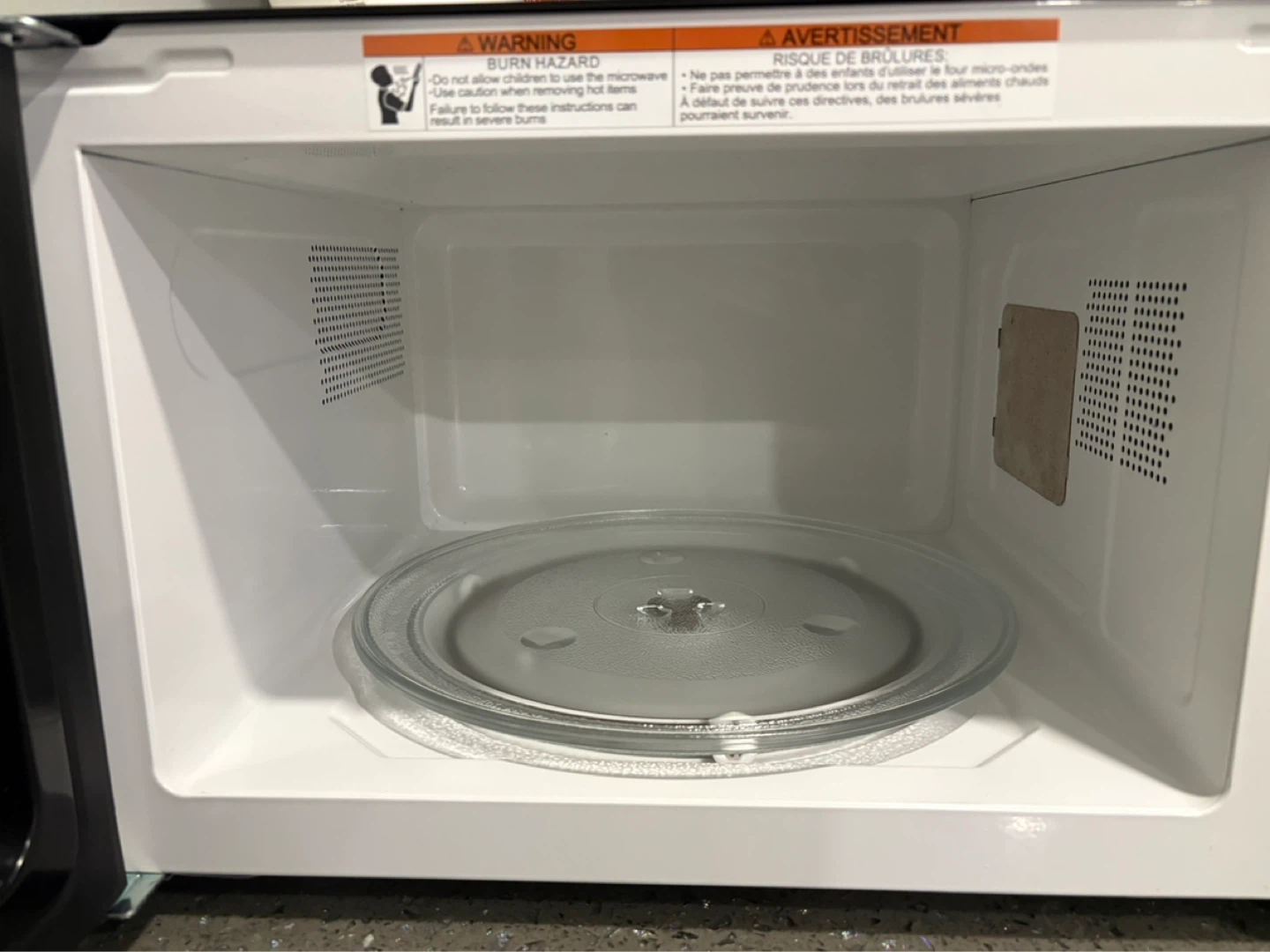 Hamilton Beach Microwave Oven - photo 2