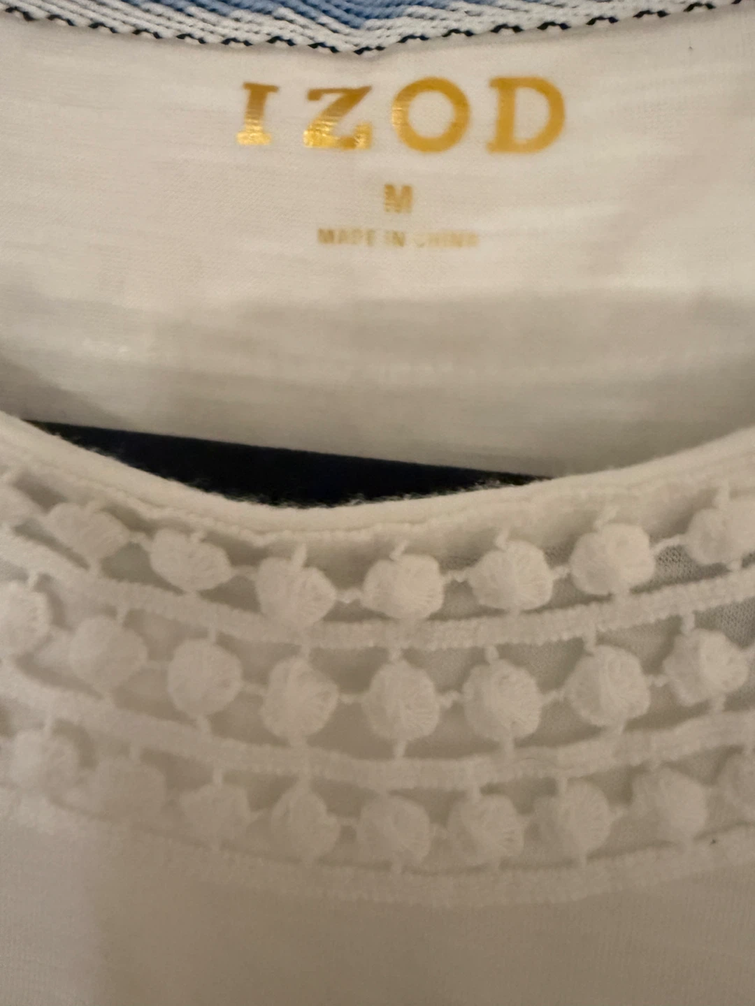 IZOD White Crochet Neck T-Shirt Size M - photo 2