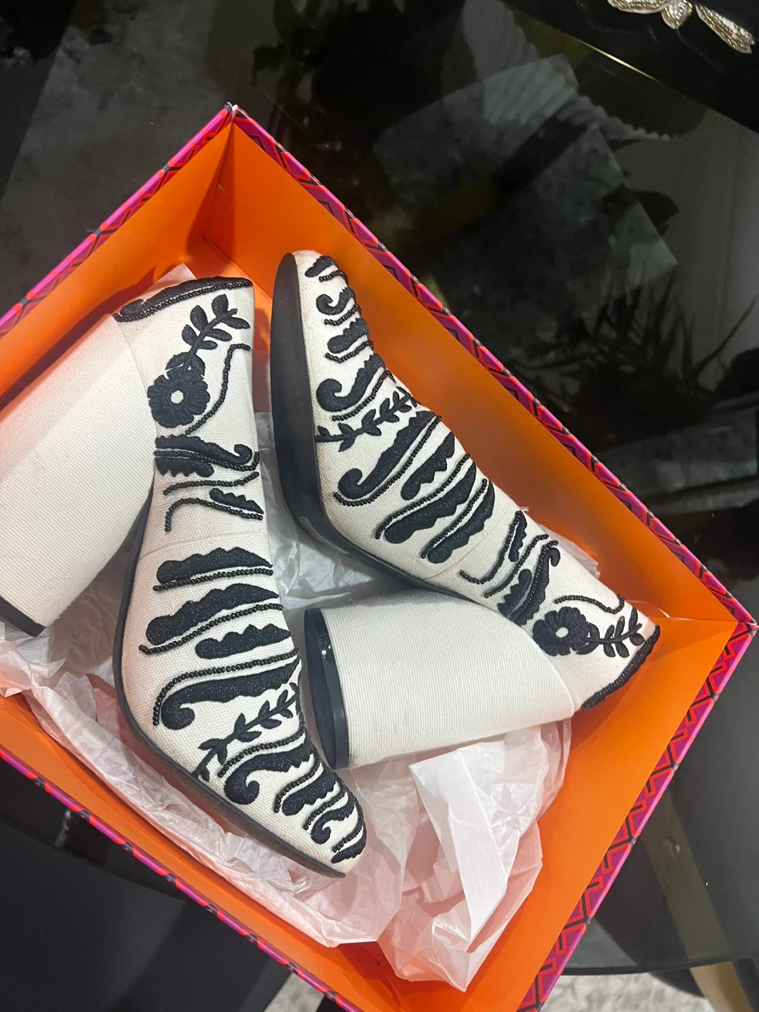 Tory Burch Embroidered Heels - photo 3