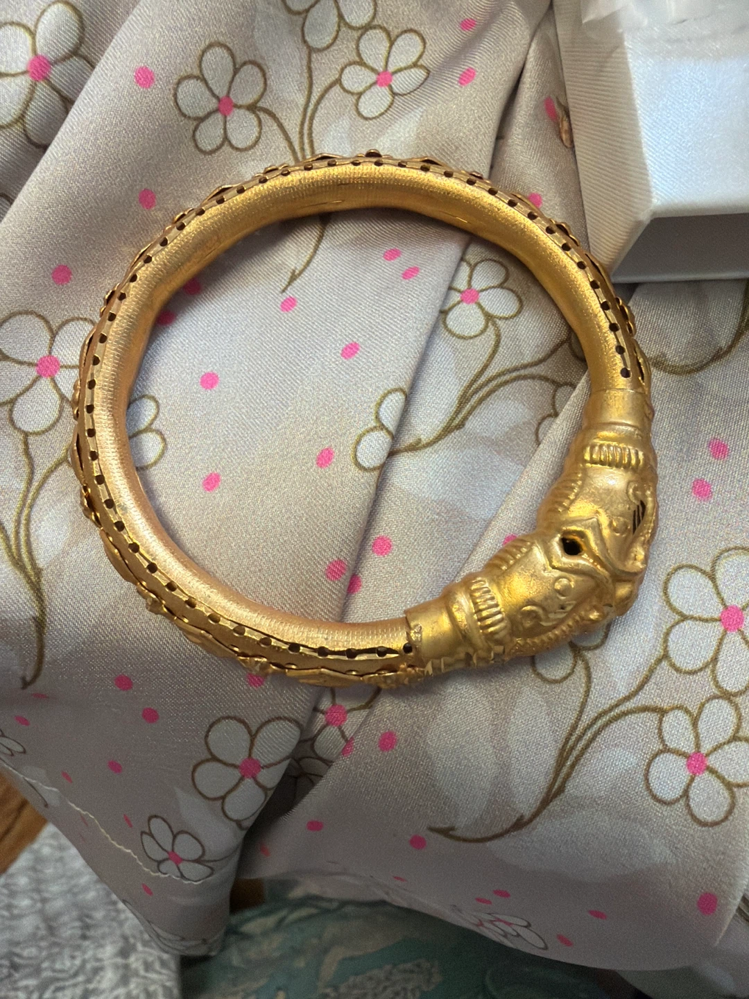 Vintage Gold Tone Bangle Bracelet - photo 4