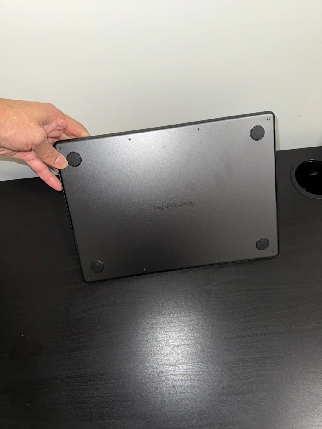 Apple MacBook Pro Laptop - photo 3
