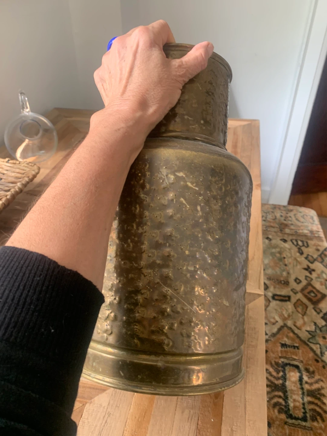 Large Hammered Brass Pitcher Vase - photo 3