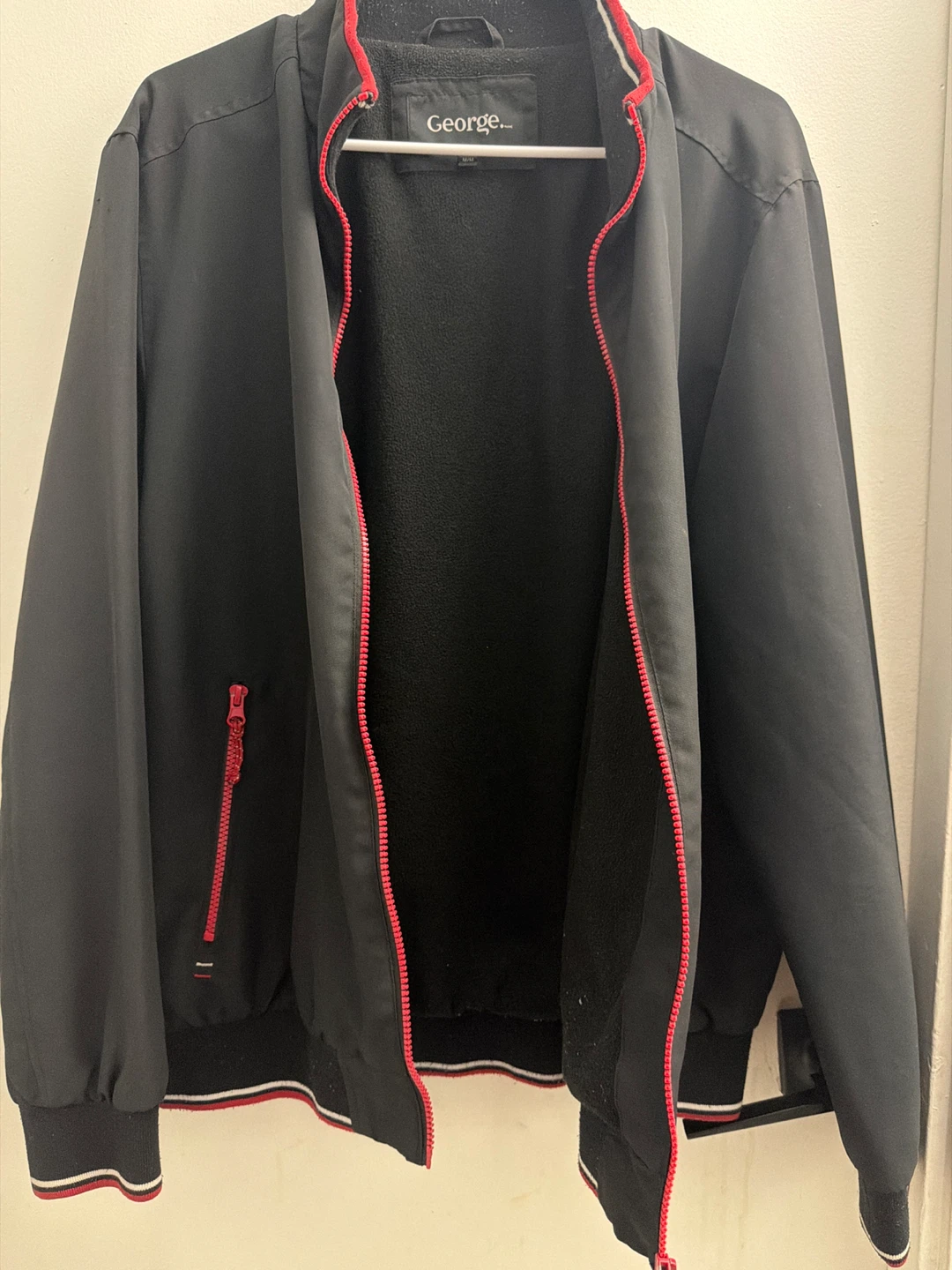 George black jacket with red trim - Size M/M - photo 4