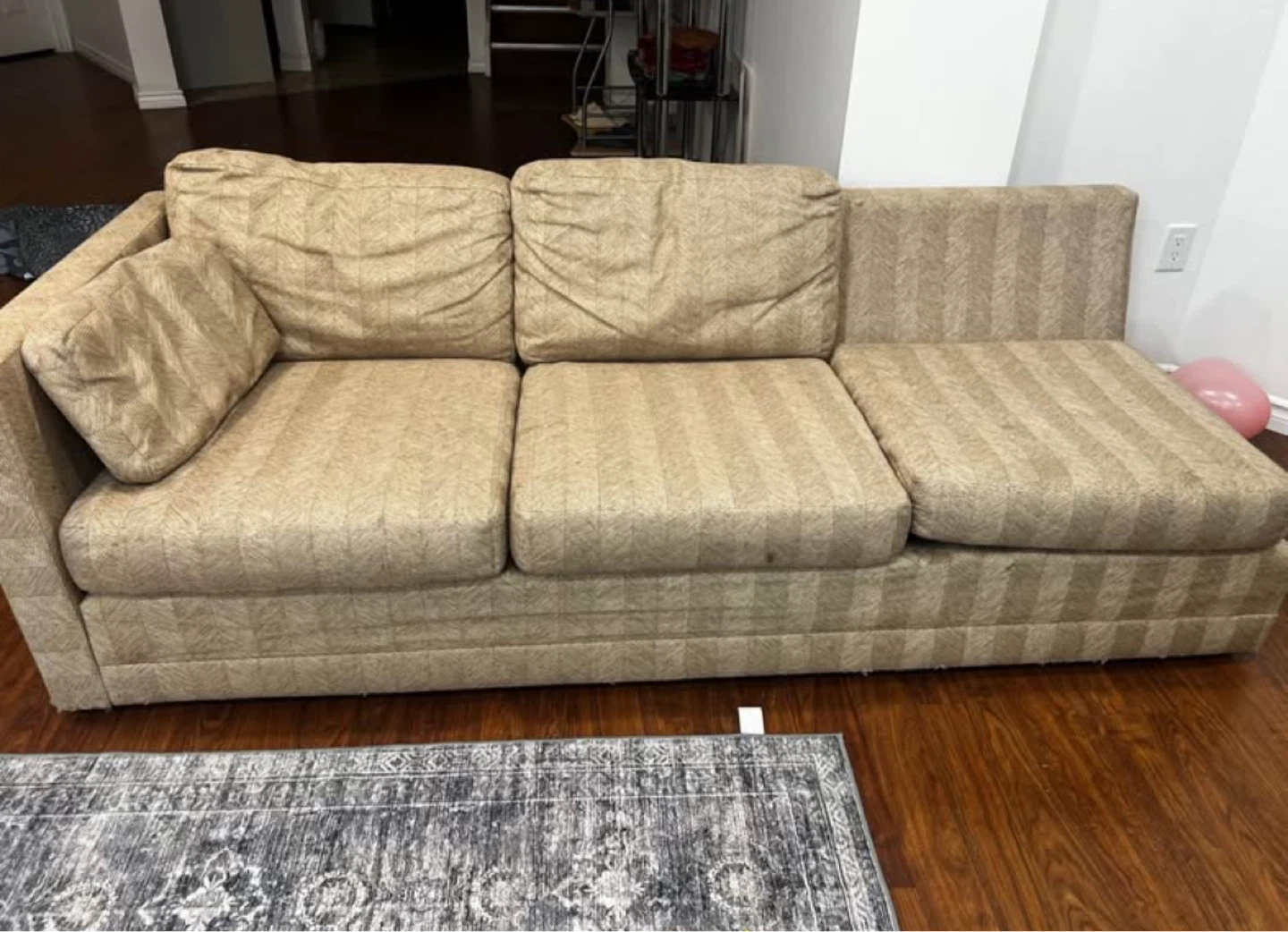 🌱 2 x 3 seater L shaped sofas
