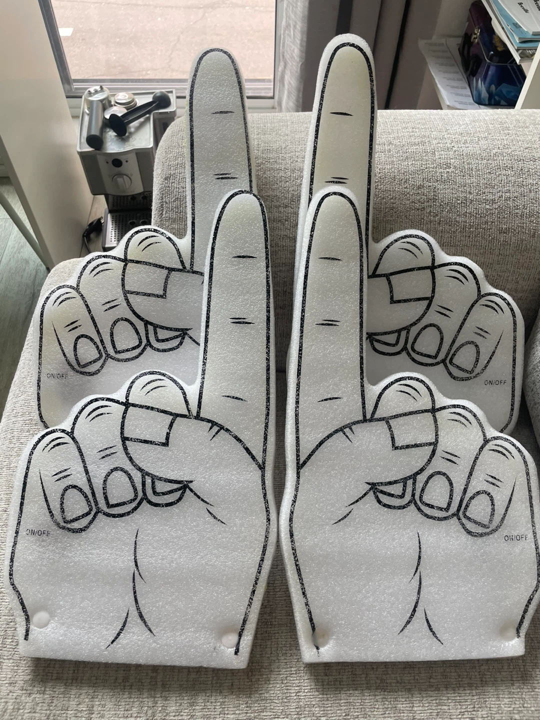 Pair of White Foam Finger Hand Mitts - photo 3