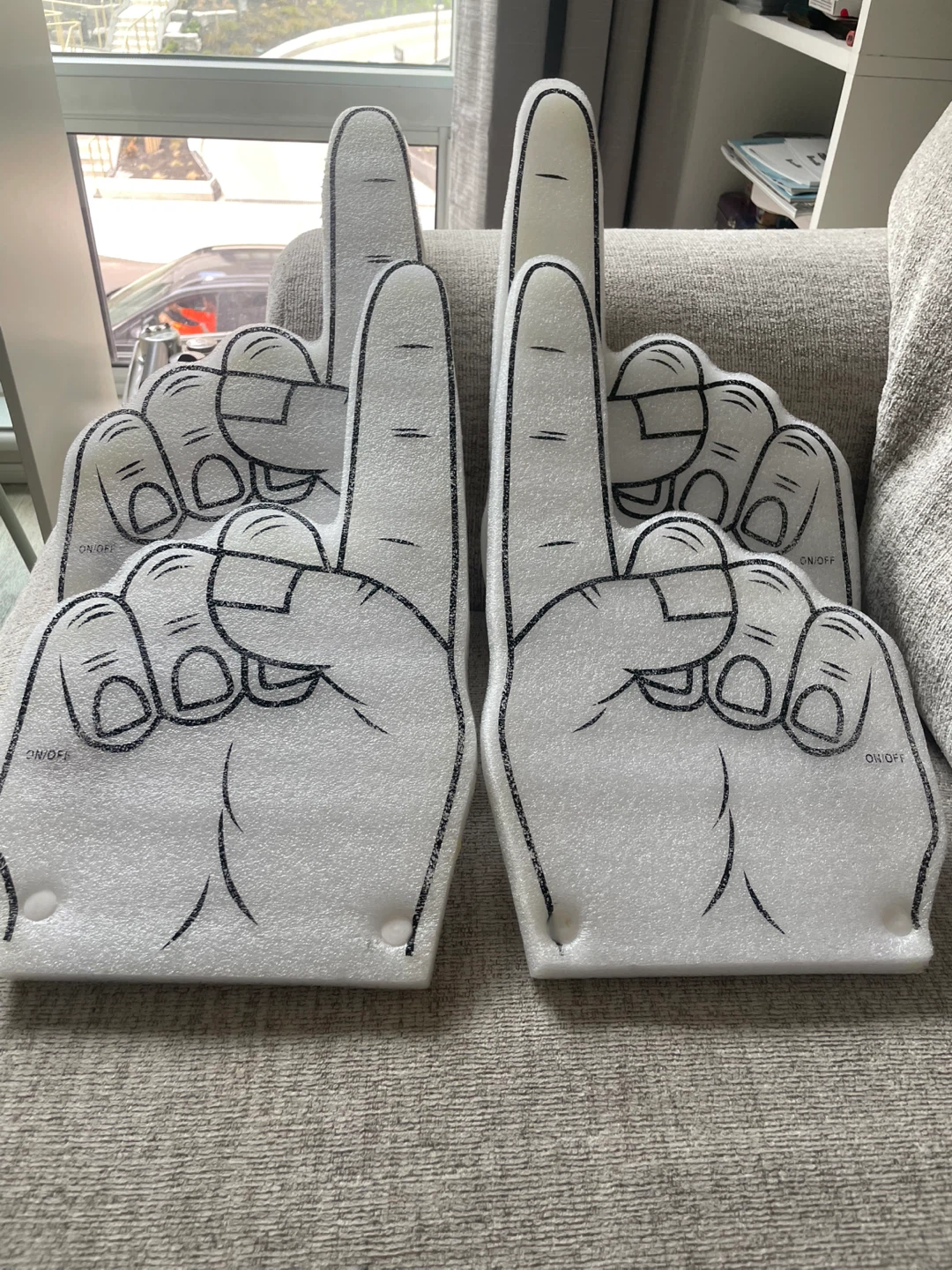 Pair of White Foam Finger Hand Mitts - photo 2