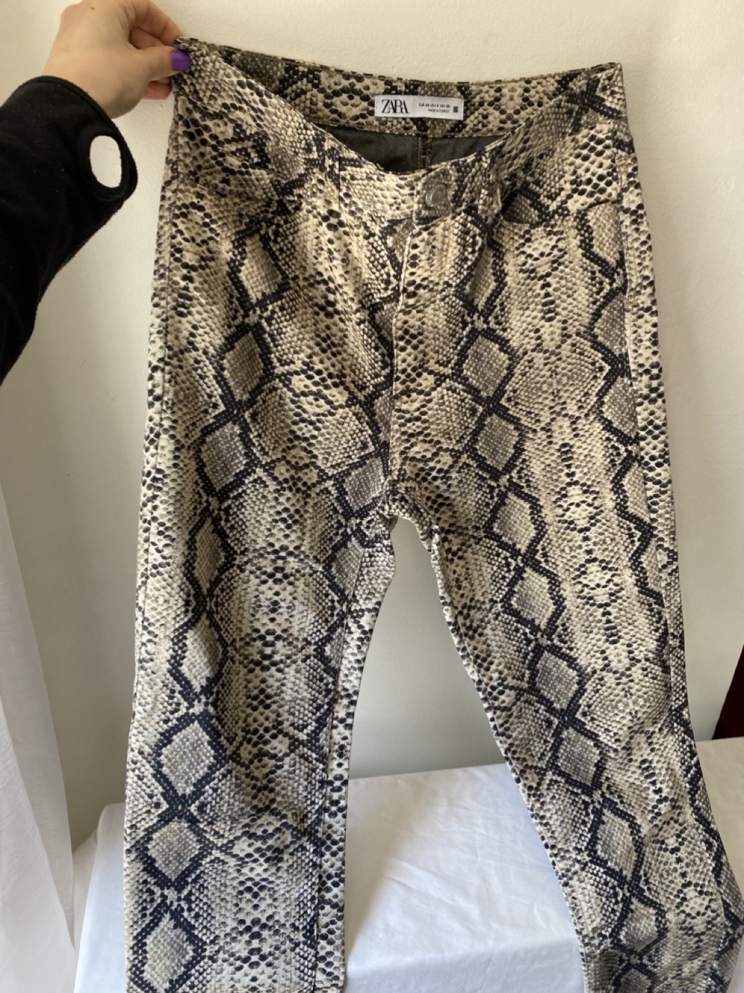 Zara snakeskin print pants - photo 3