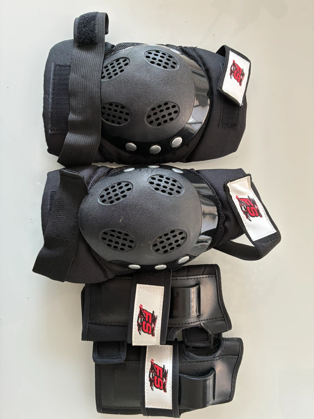 FS Protection Gear Set - Elbow, Knee Pads & Wrist Guards