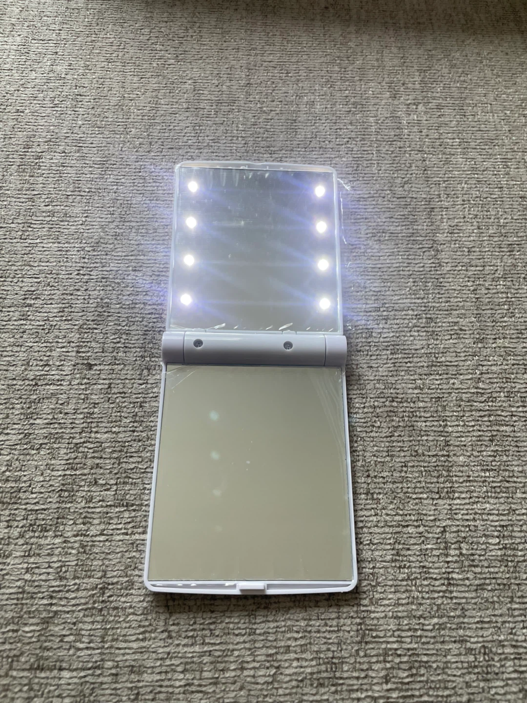 Light-Up Cosmetic Mirror with 8 Bright LED Lights - photo 3
