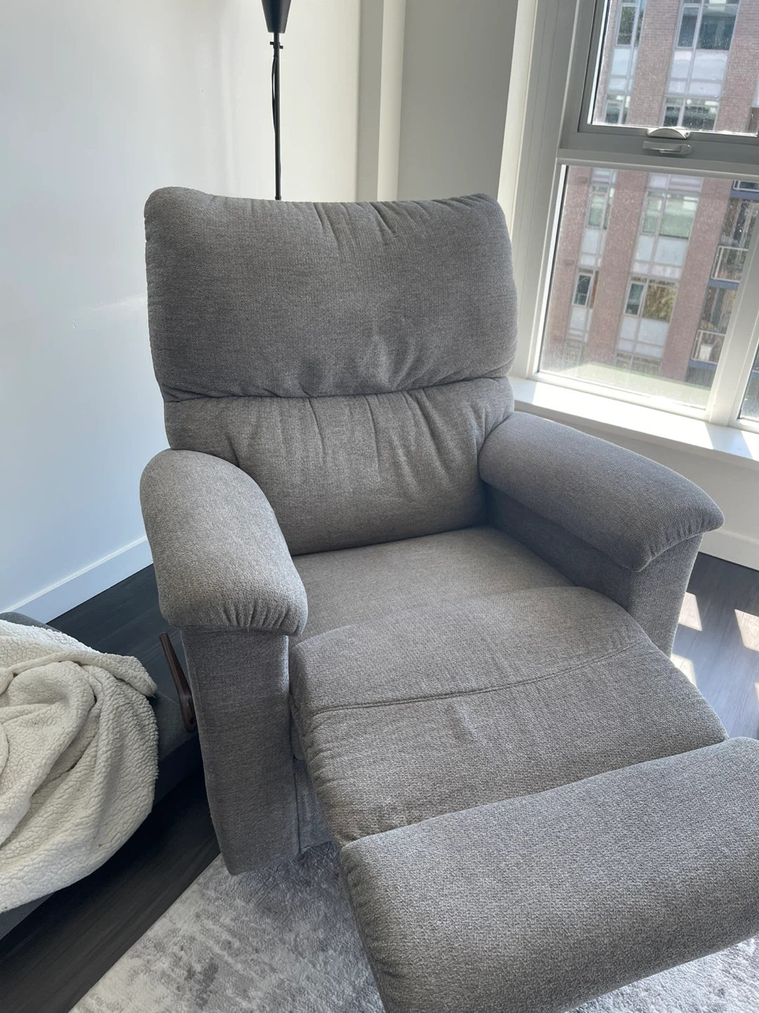 Lazyboy- Gray Recliner Chair - photo 2