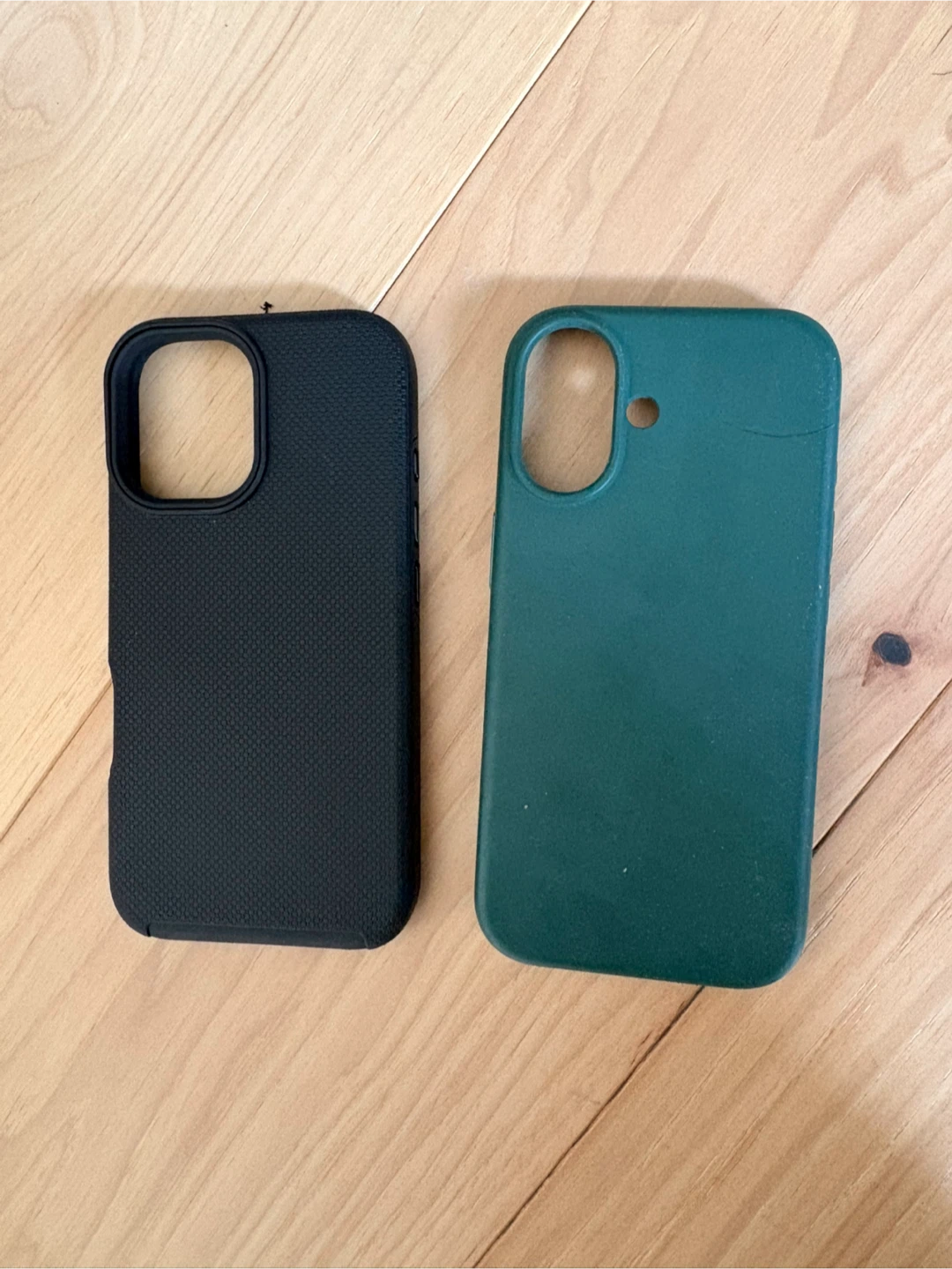 iPhone 17 Phone Cases (Black and Green)