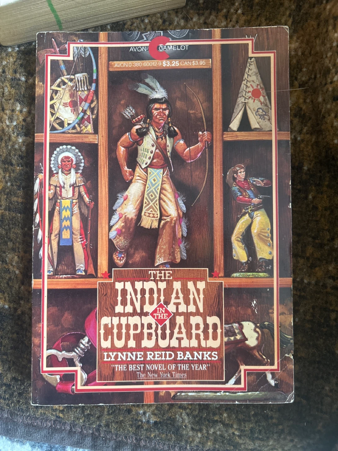 The Indian in the Cupboard by Lynne Reid Banks - Paperback
