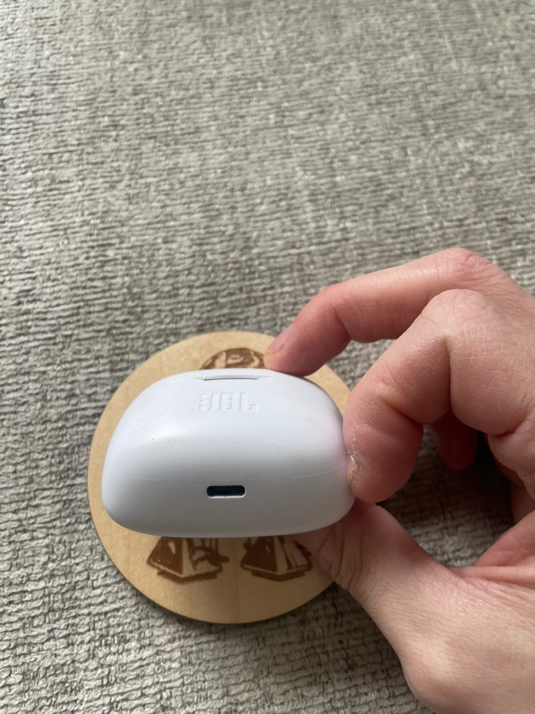 JBL Tune Wireless Earbud Charging Case - photo 3