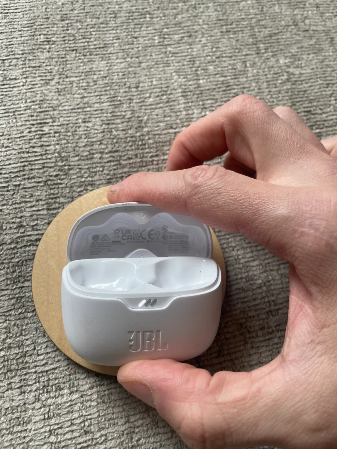 JBL Tune Wireless Earbud Charging Case - photo 4