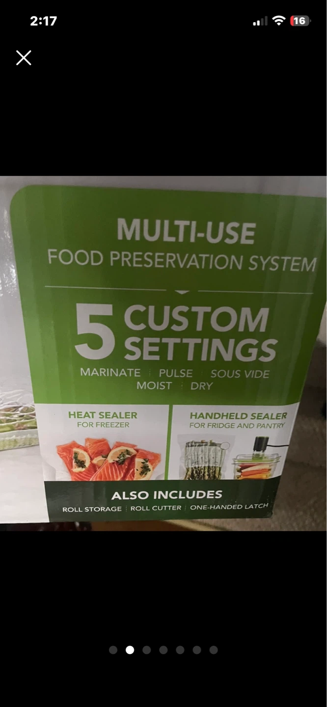 Brand New FoodSaver VS3197 Vacuum Sealer with Accessories - photo 5