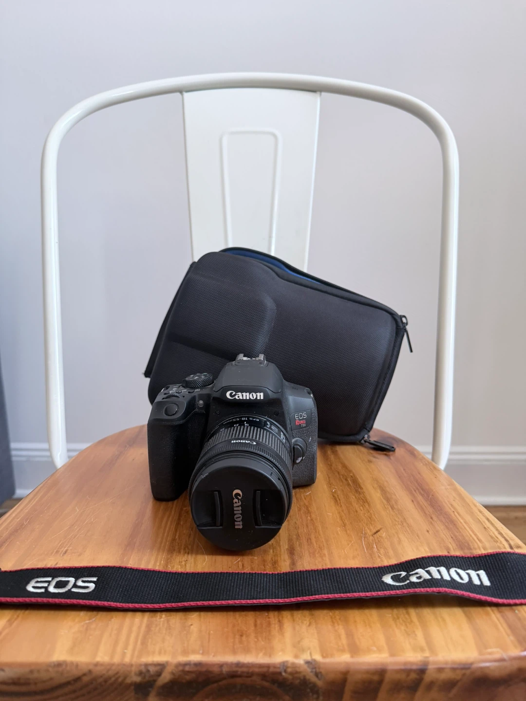 Canon EOS Rebel T7 DSLR Camera with case