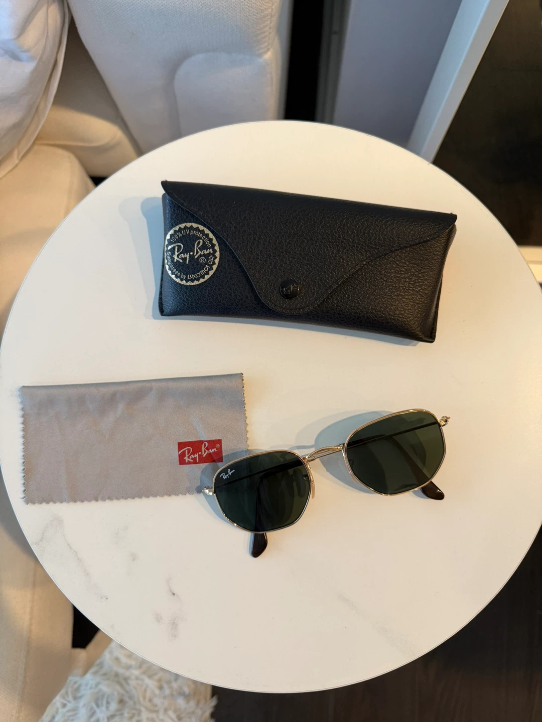 Ray-Ban Sunglasses with Case and Cleaning Cloth - photo 3
