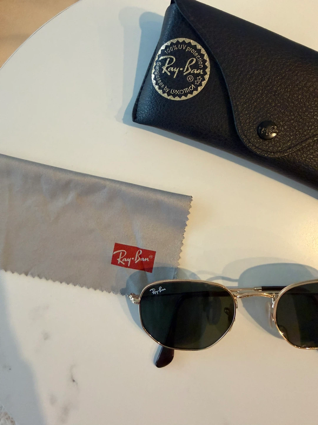 Ray-Ban Sunglasses with Case and Cleaning Cloth - photo 2