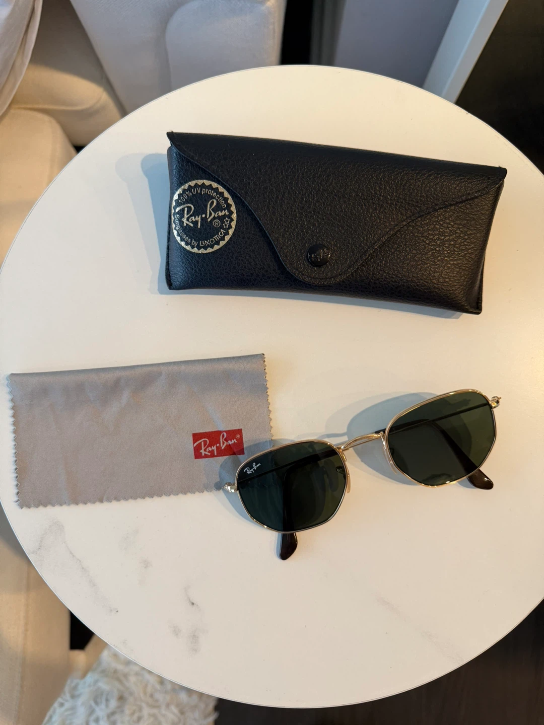 Ray-Ban Sunglasses with Case and Cleaning Cloth - photo 4