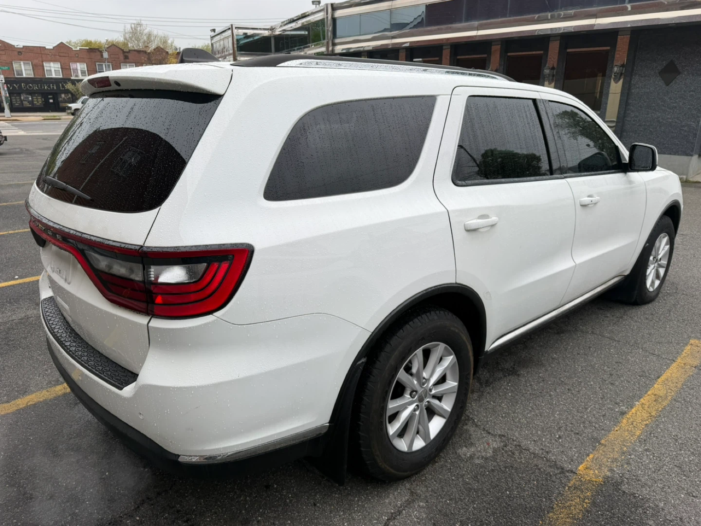 White Dodge Durango SUV - photo 3
