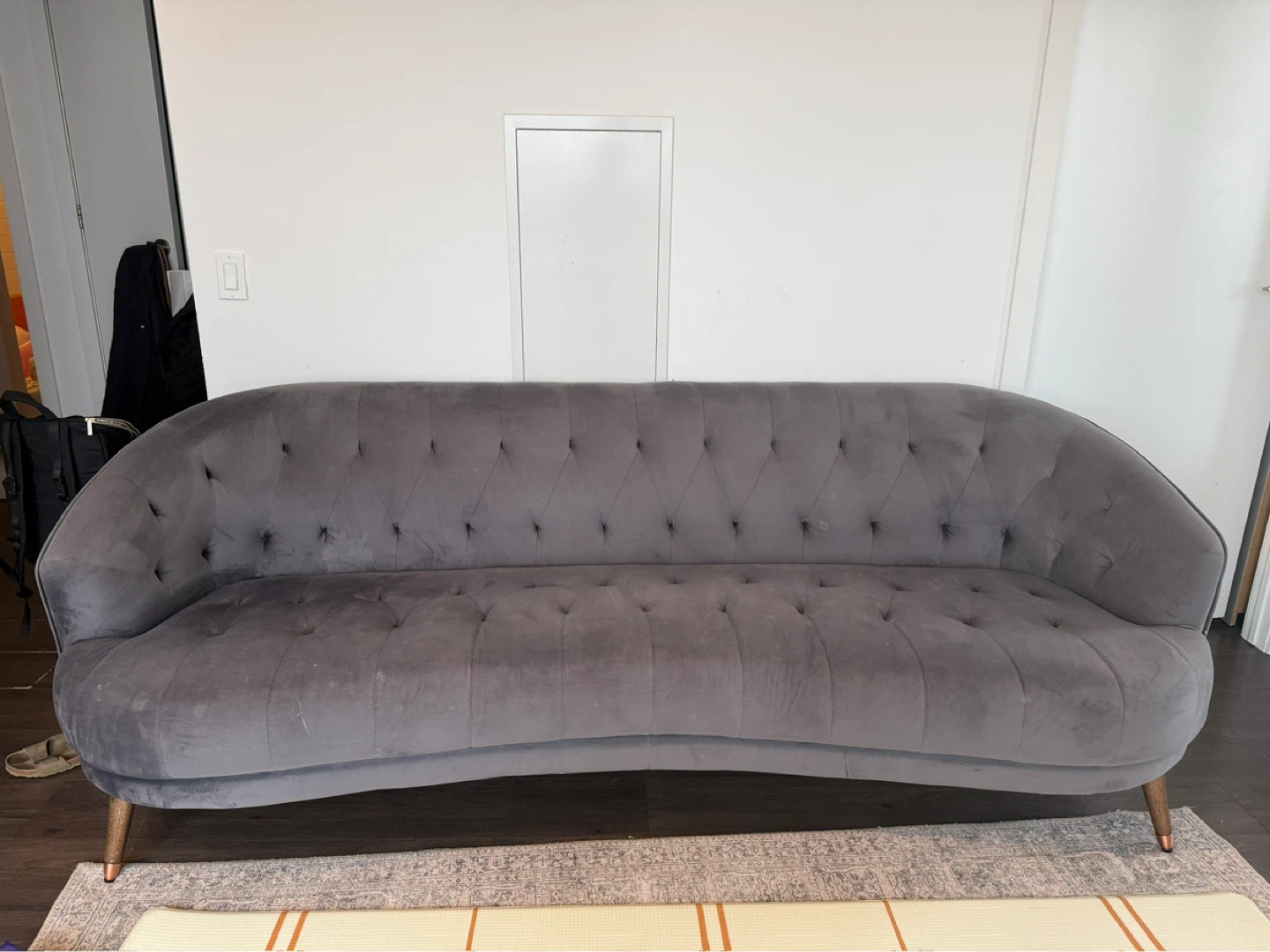 Grey Velvet Tufted Curved Sofa - photo 2