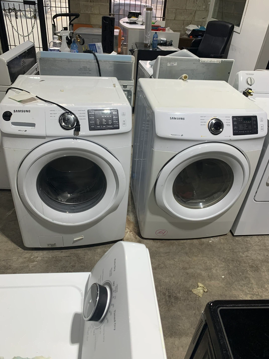 Samsung washer and dryer set -27 inch - only 600/-
