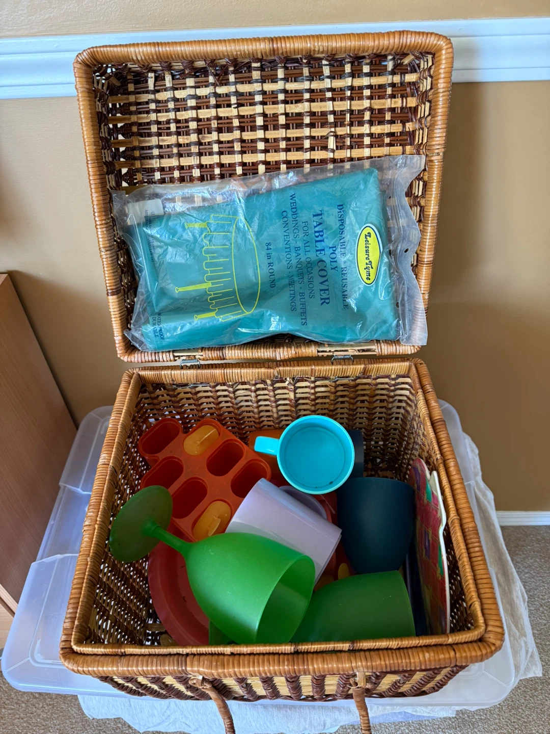 Wicker Picnic Basket with Assorted Picnicware - photo 5