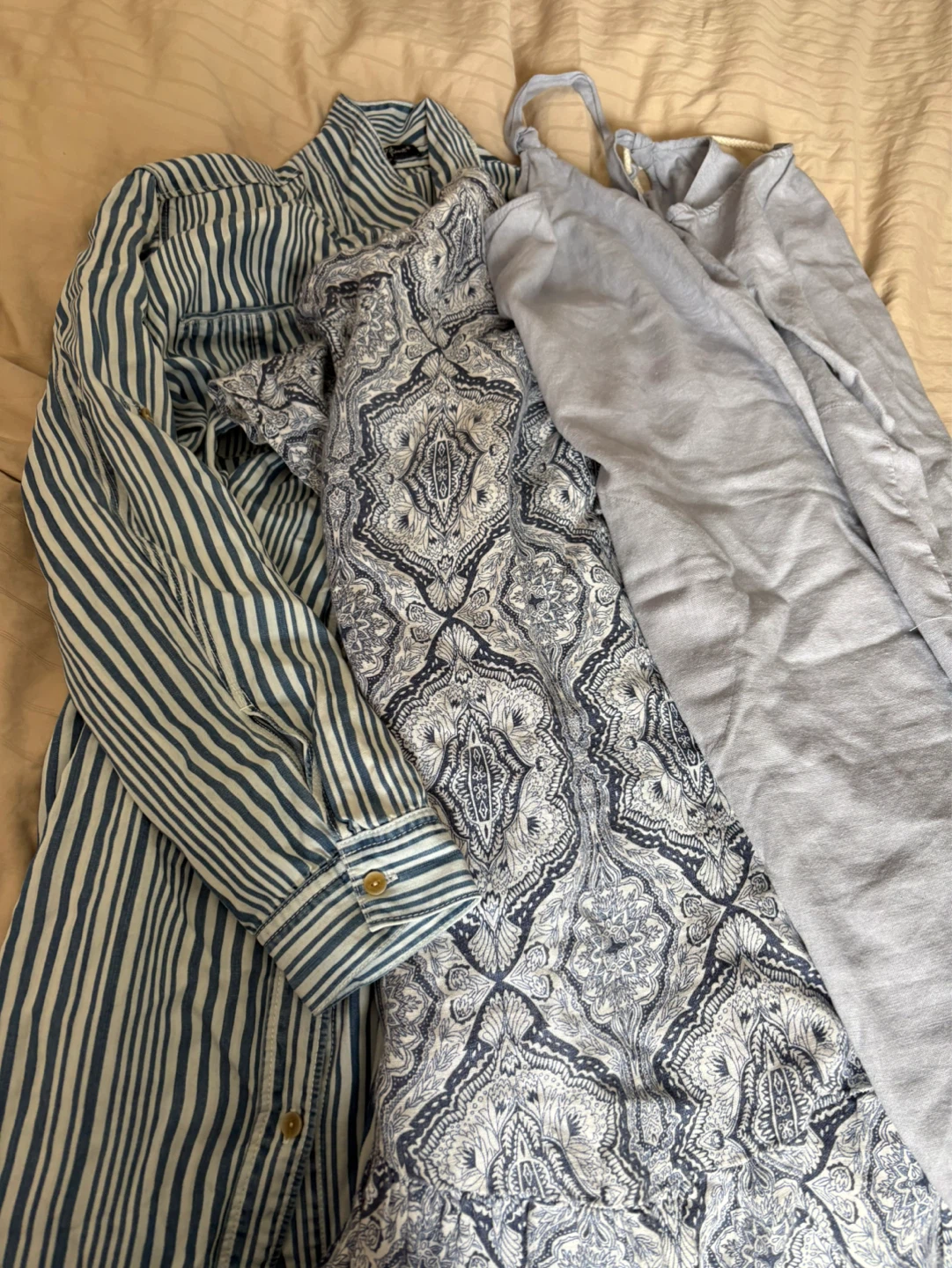 Bundle of 2 Women's Dresses - photo 3