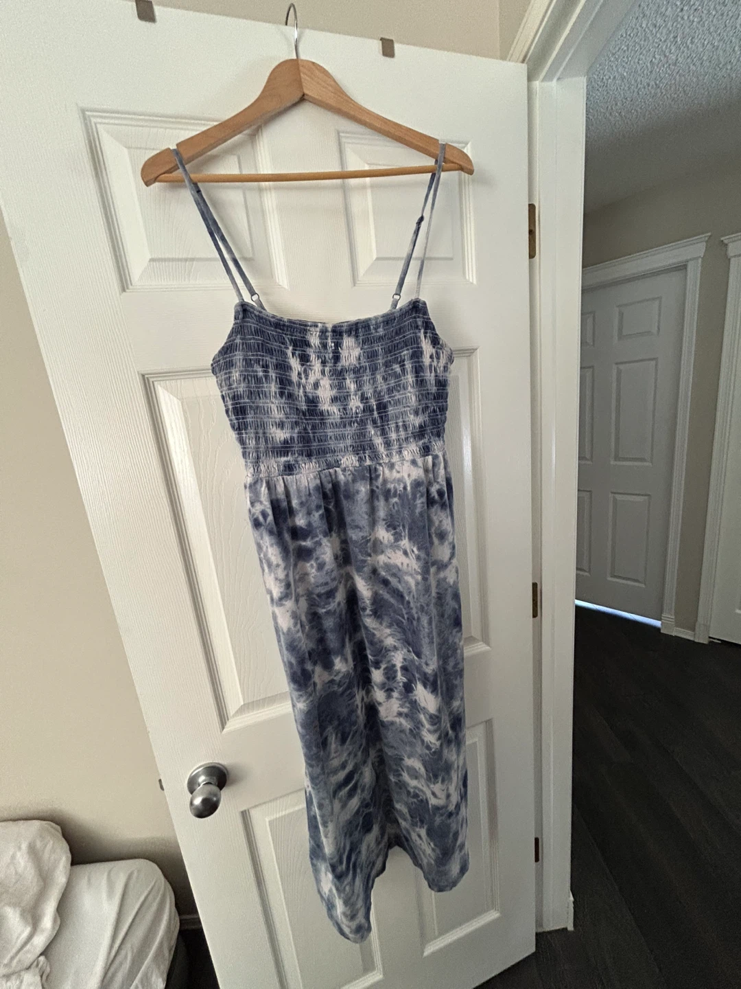 Large Old Navy Women's Blue Tie-Dye Smocked Midi Dress Size L