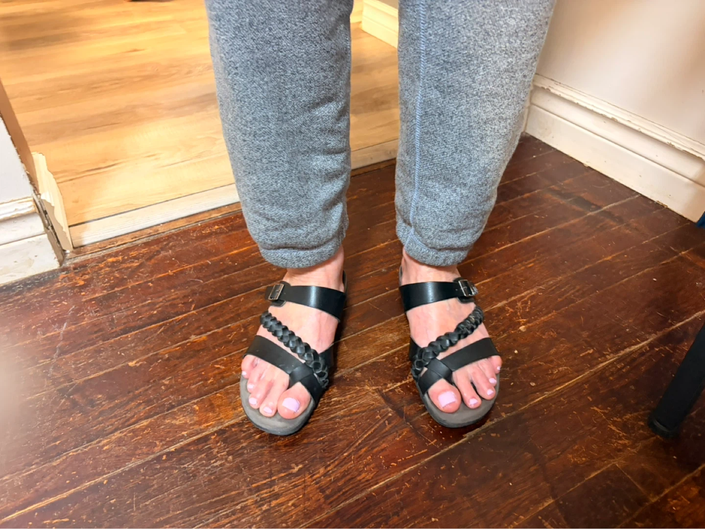 Pinkie toes pedicure - photo 3