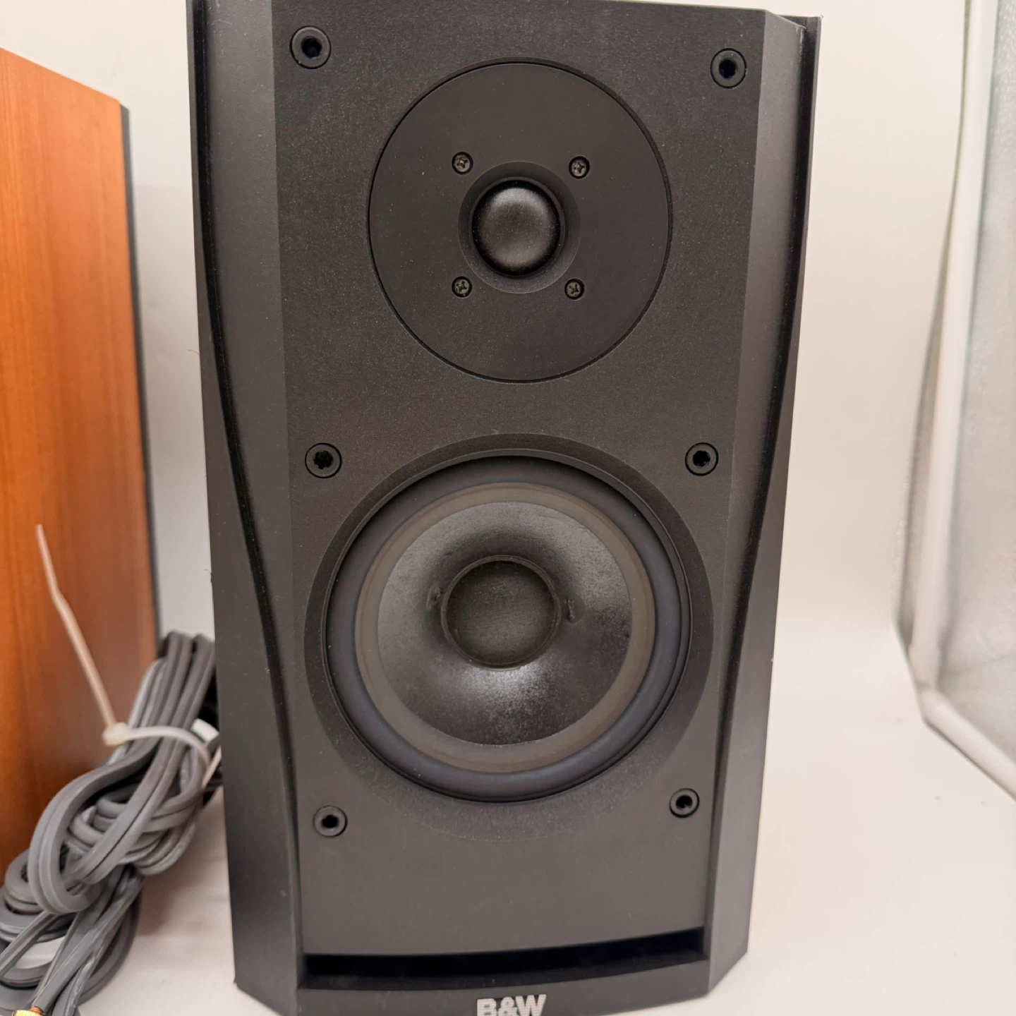 B&W DM302 Bookshelf Speakers Pair Made in England + Cables - photo 4