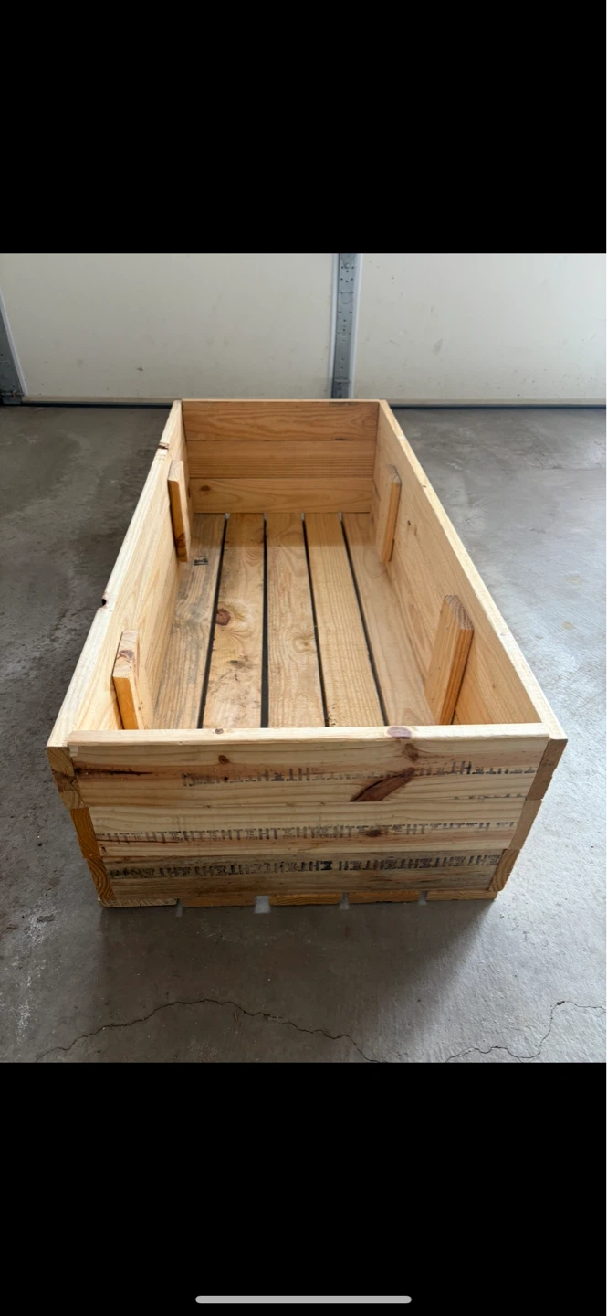 Wooden garden planter box
