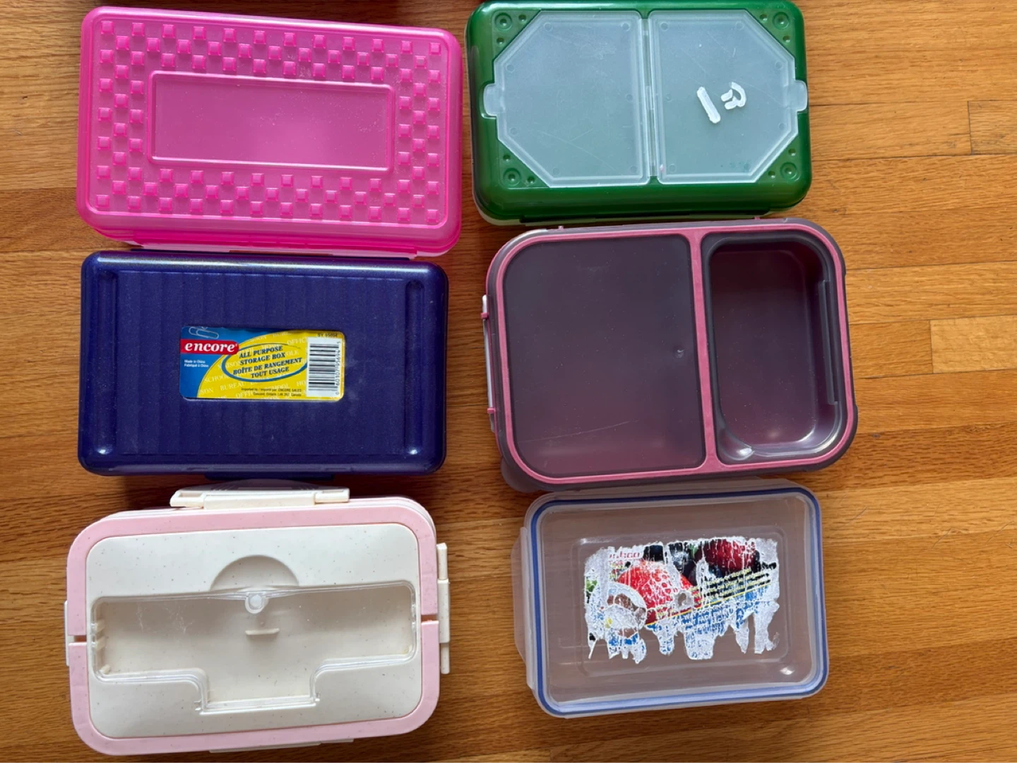 Various Lunch Boxes and Food Storage Containers - photo 4