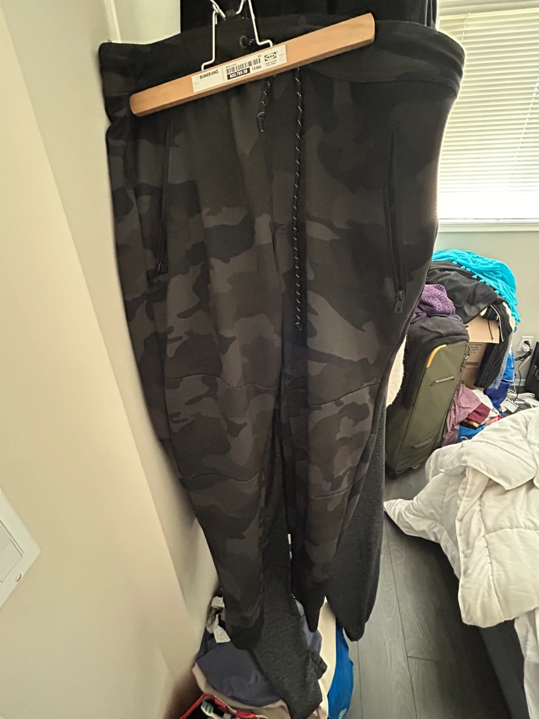 Men’s AERO Camo Jogger Pants L