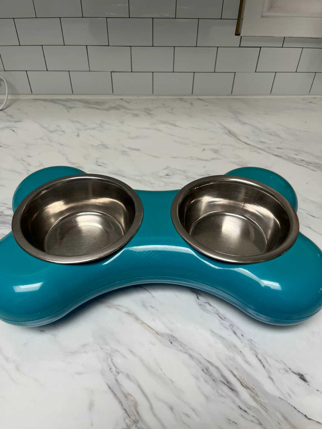 Pet Crate, bed and food/water bowls - photo 4