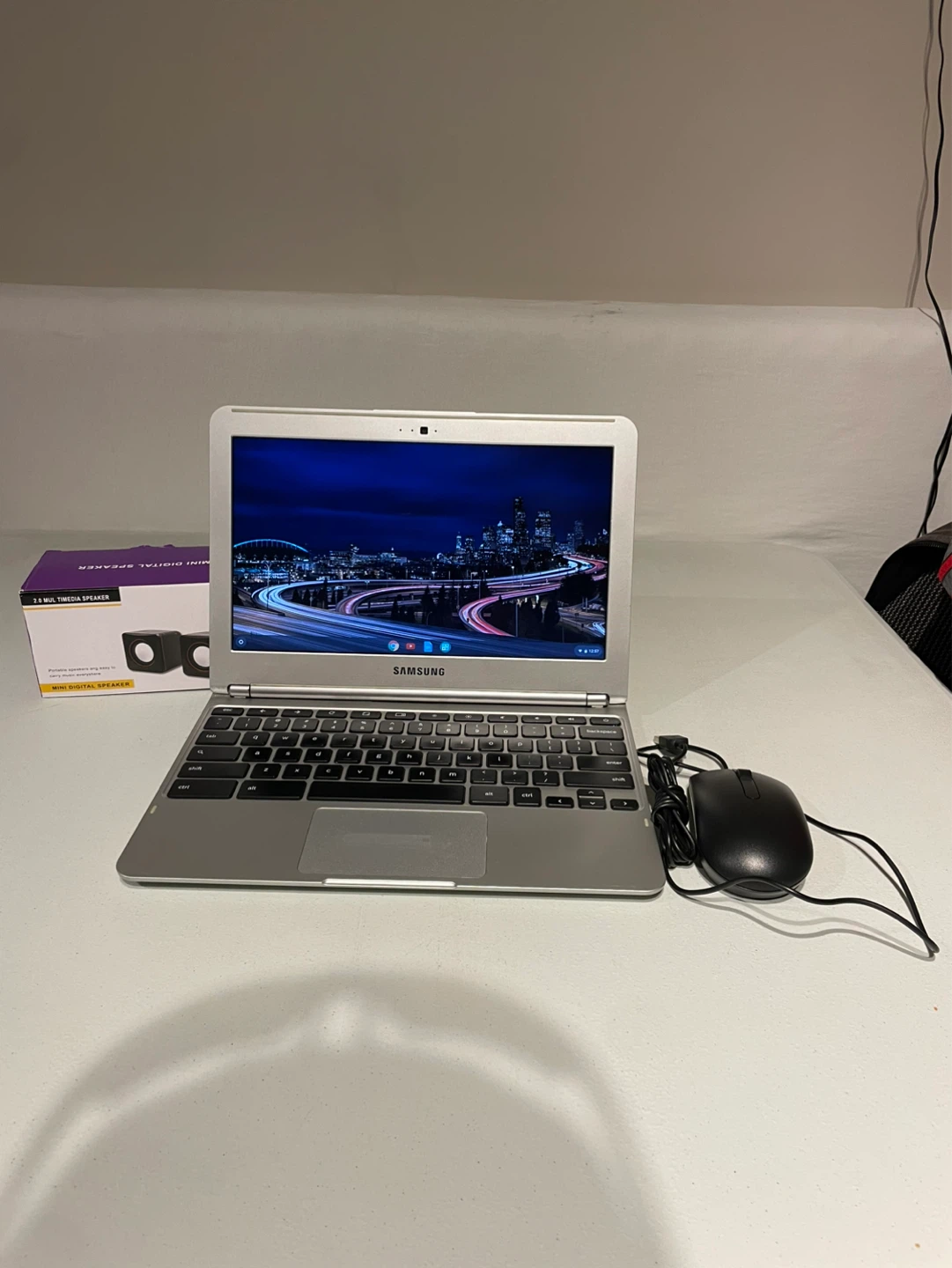 Samsung Chromebook 3 with Mini Digital Speakers and Mouse