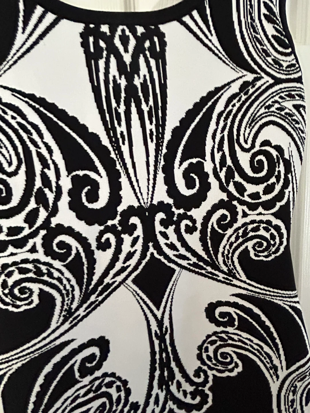 Medium Guess Women's Black & White Patterned Knit Dress - photo 2