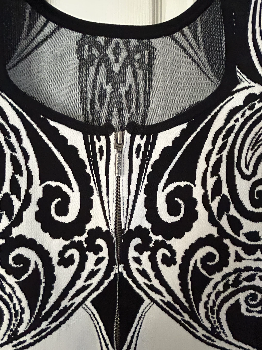 Medium Guess Women's Black & White Patterned Knit Dress - photo 4