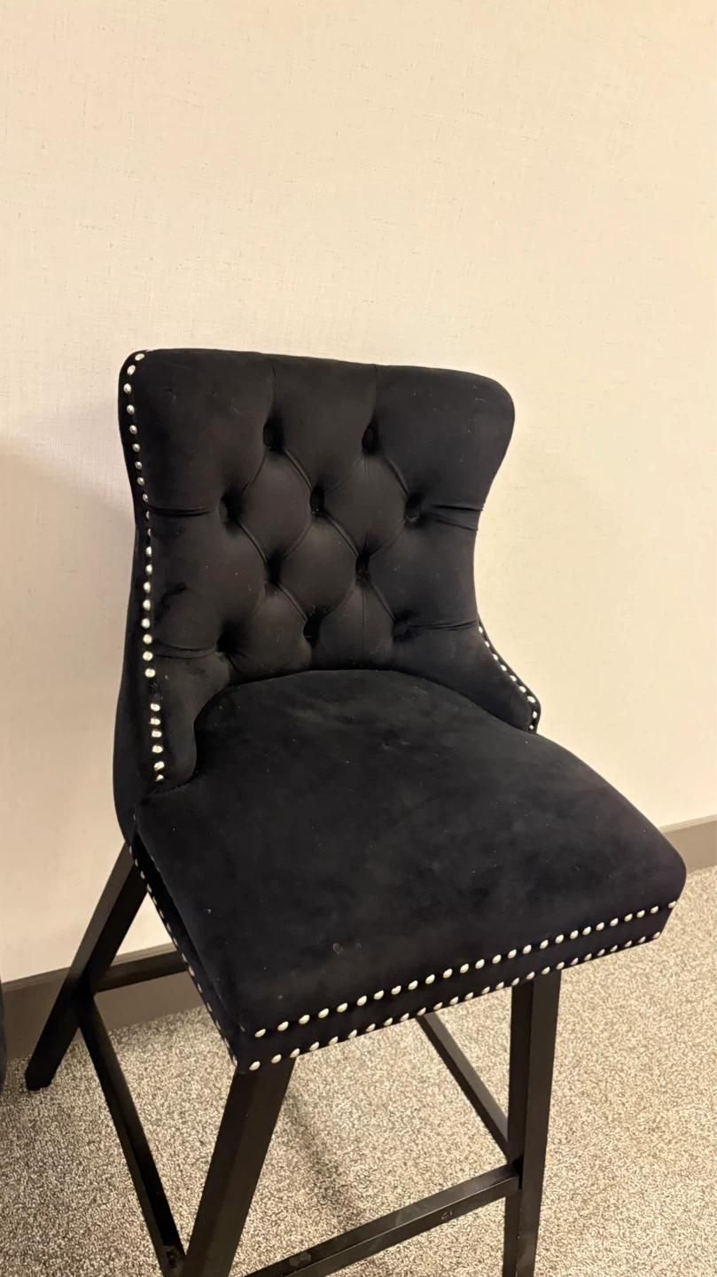 Vintage Set of 2 Movable Black Velvet Tufted Bar Stools - photo 5