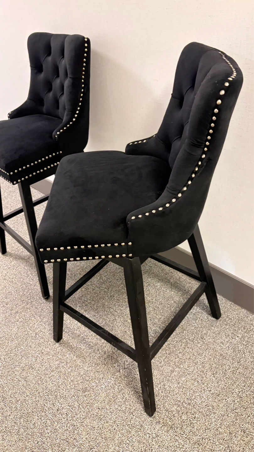 Vintage Set of 2 Movable Black Velvet Tufted Bar Stools - photo 2