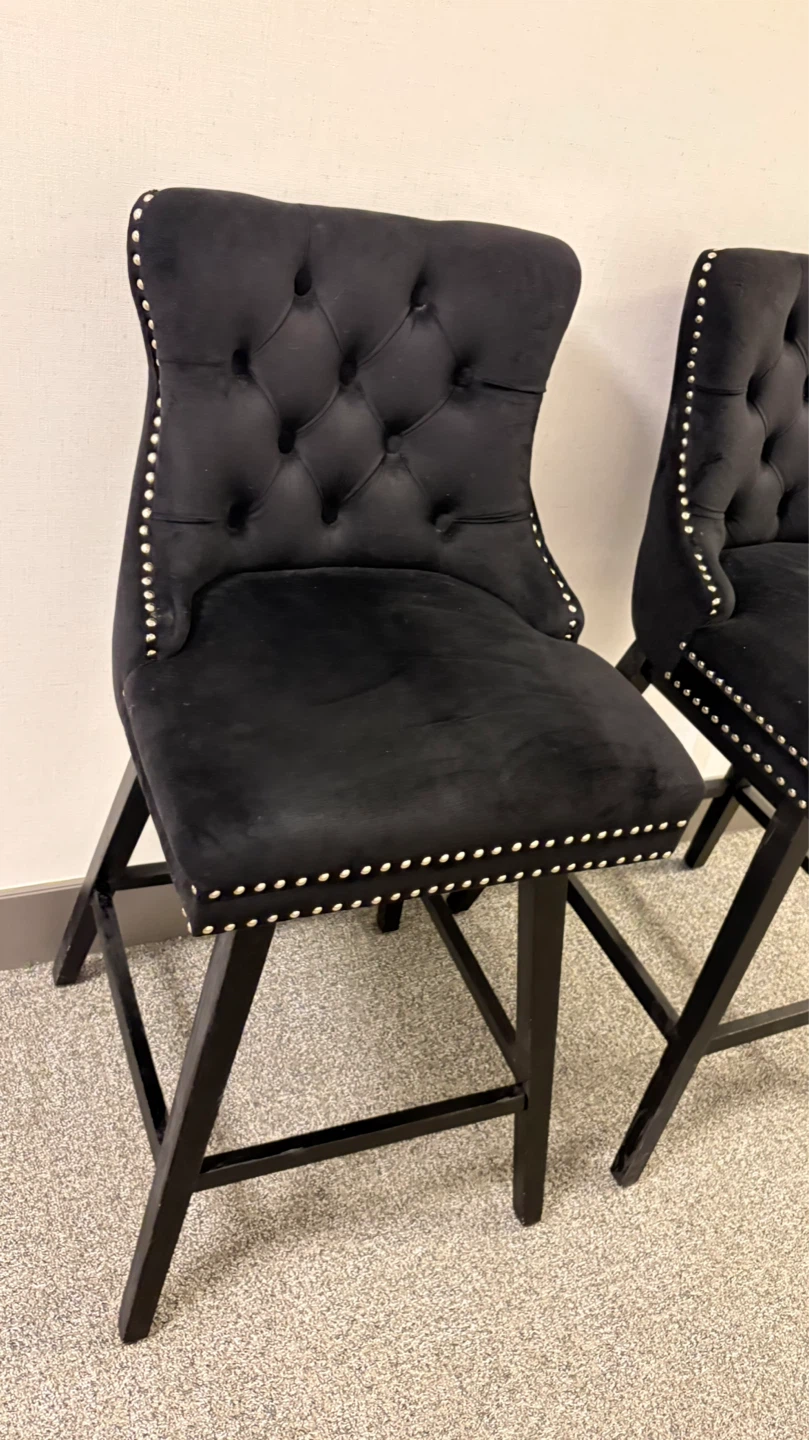 Vintage Set of 2 Movable Black Velvet Tufted Bar Stools - photo 4