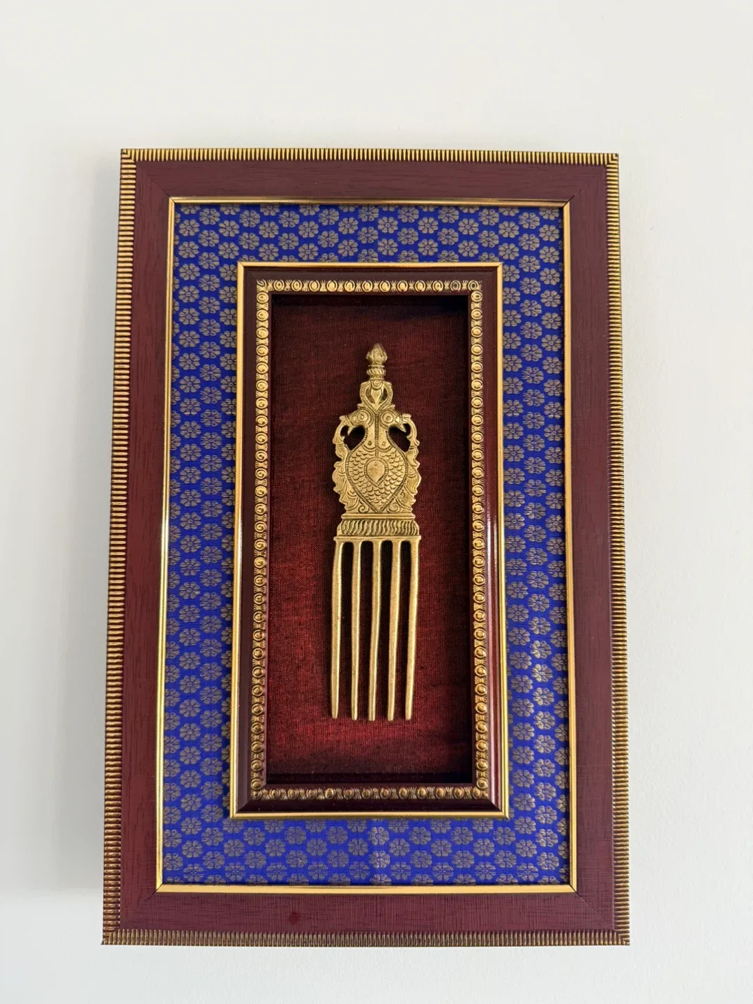 Decorative Gold Comb Art Piece - photo 2