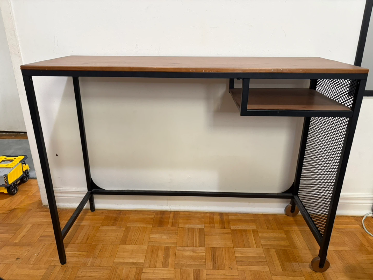 Office desk - photo 2
