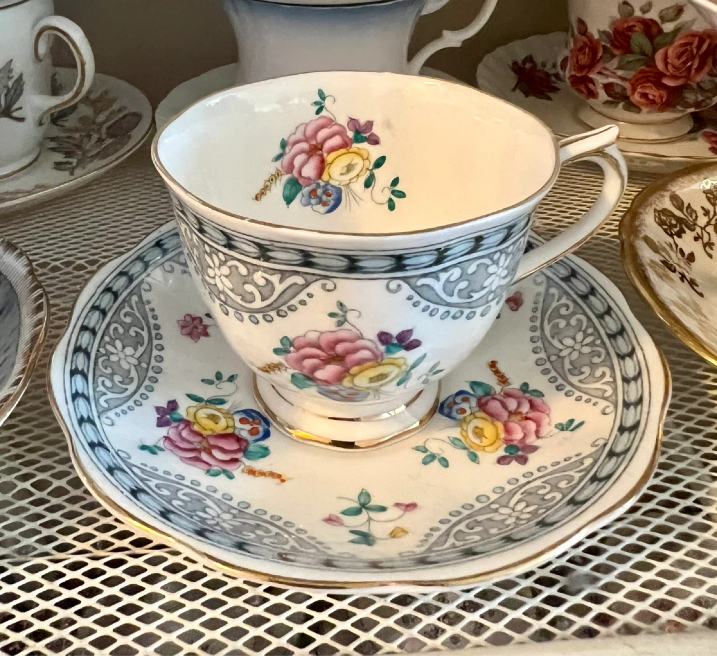 Vintage Royal Albert Tea Cup and Saucer Set - photo 4