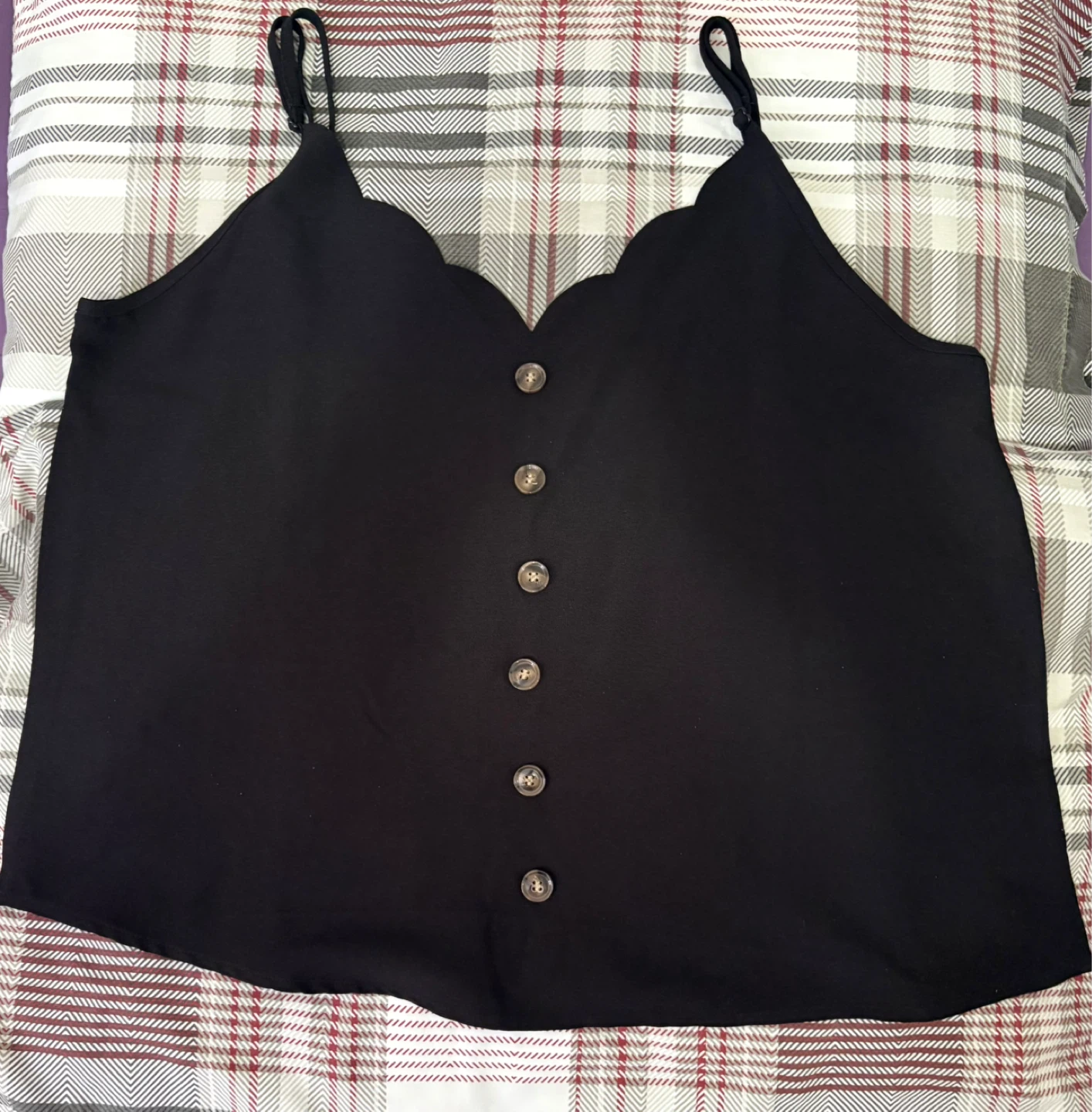 SHEIN Black Scalloped Button-front Cami Top XL