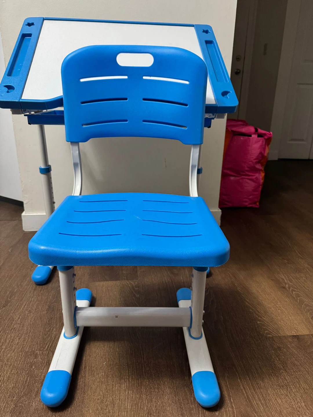 Blue Adjustable Kids Desk and Chair Set - photo 2
